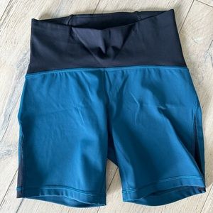 Lululemon size 6 shorts. 6”